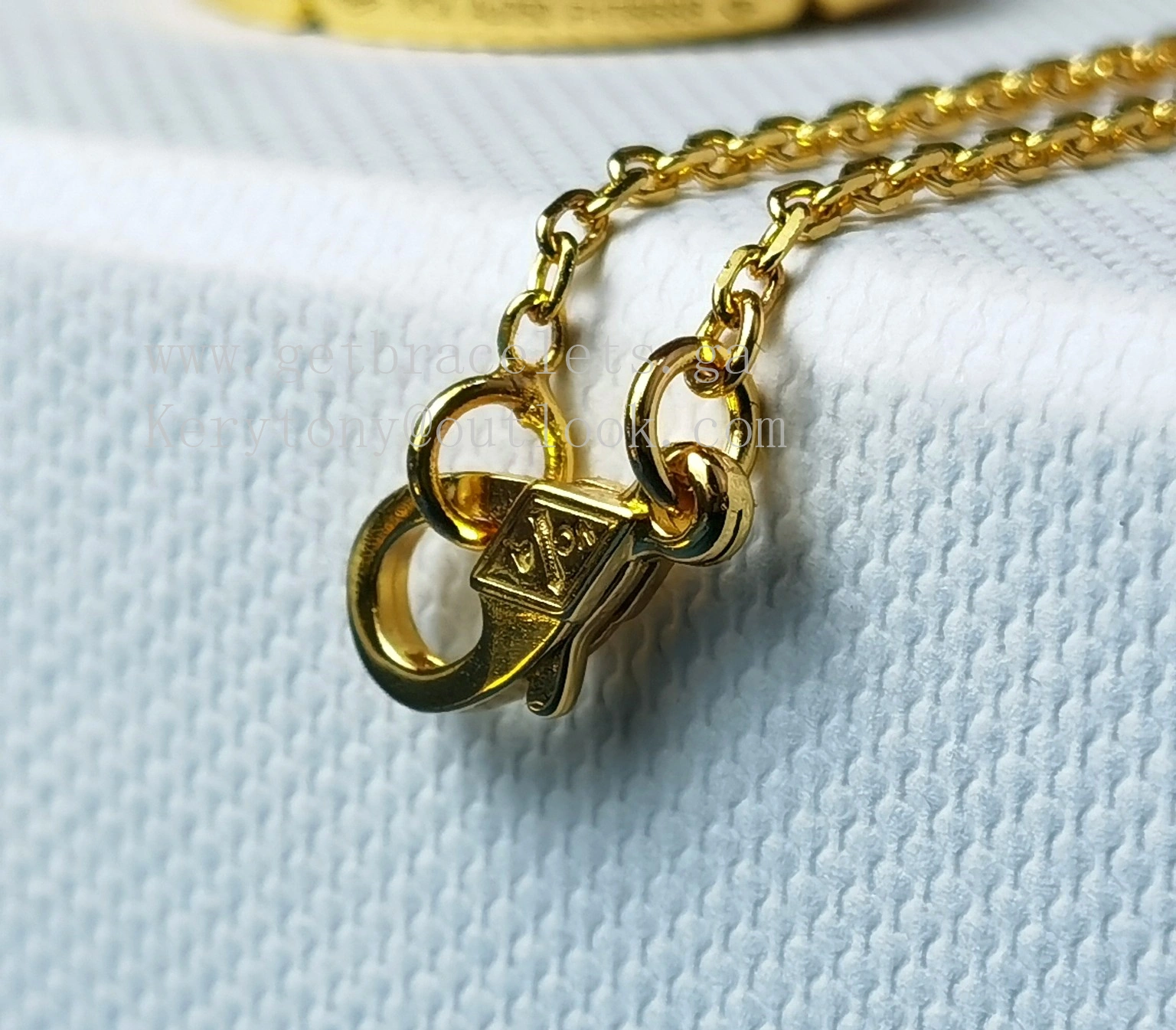 Van Cleef Arpels Zodiaque Medal Yellow Gold Brass