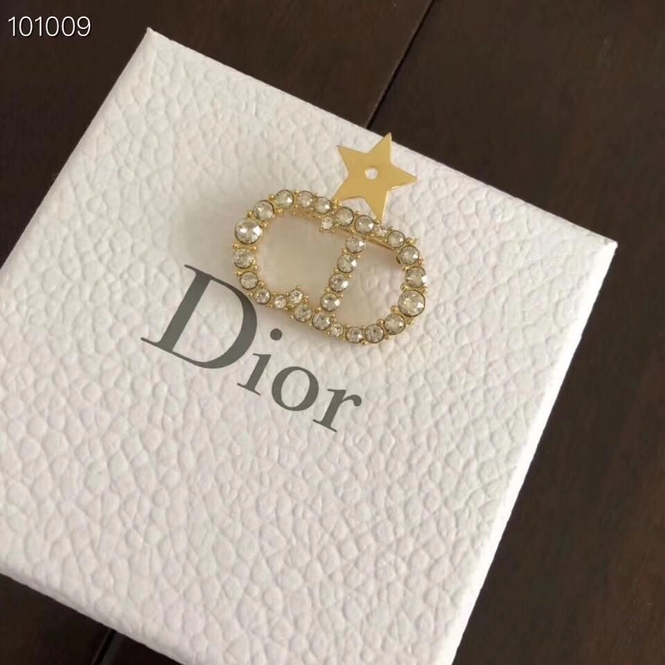 Women’s Luxury Dior Sous Les Etoiles CD Shaped Star Charming Females Brass Diamonds Brooch Replica V0317SLECY_D301