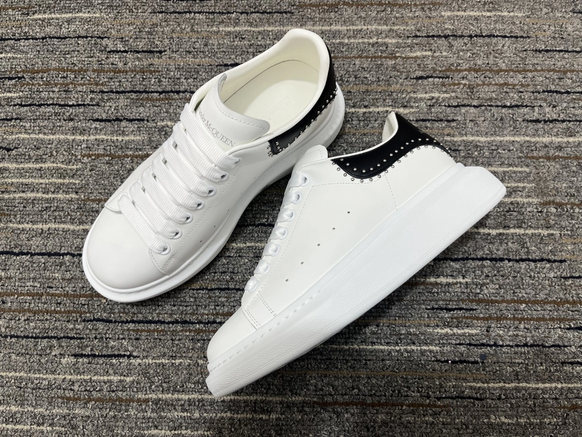 UrbanChic A*Lexander M*Cqueen Oversized Sneaker CL20221230- 3094