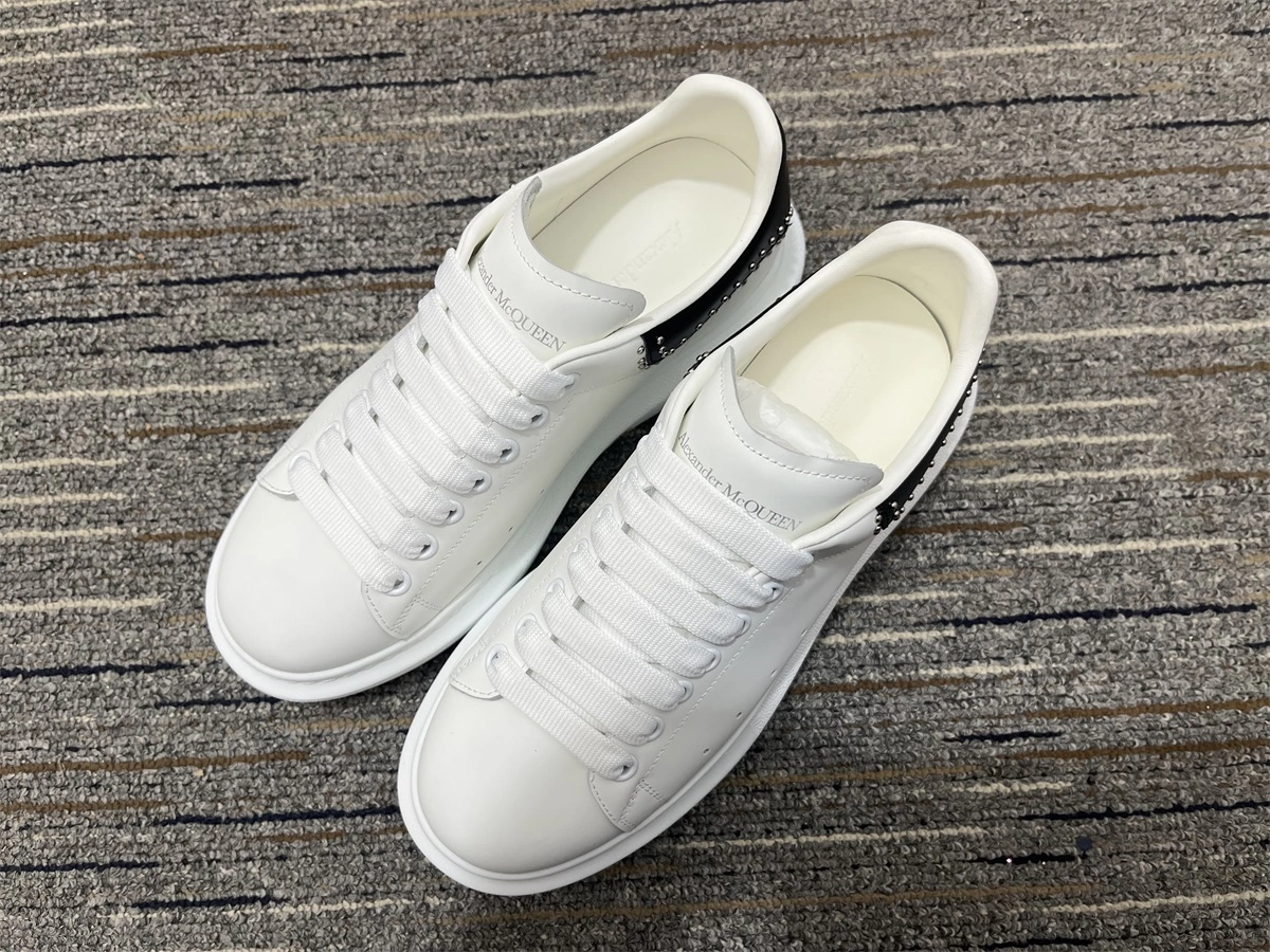 UrbanChic A*Lexander M*Cqueen Oversized Sneaker CL20221230- 3094