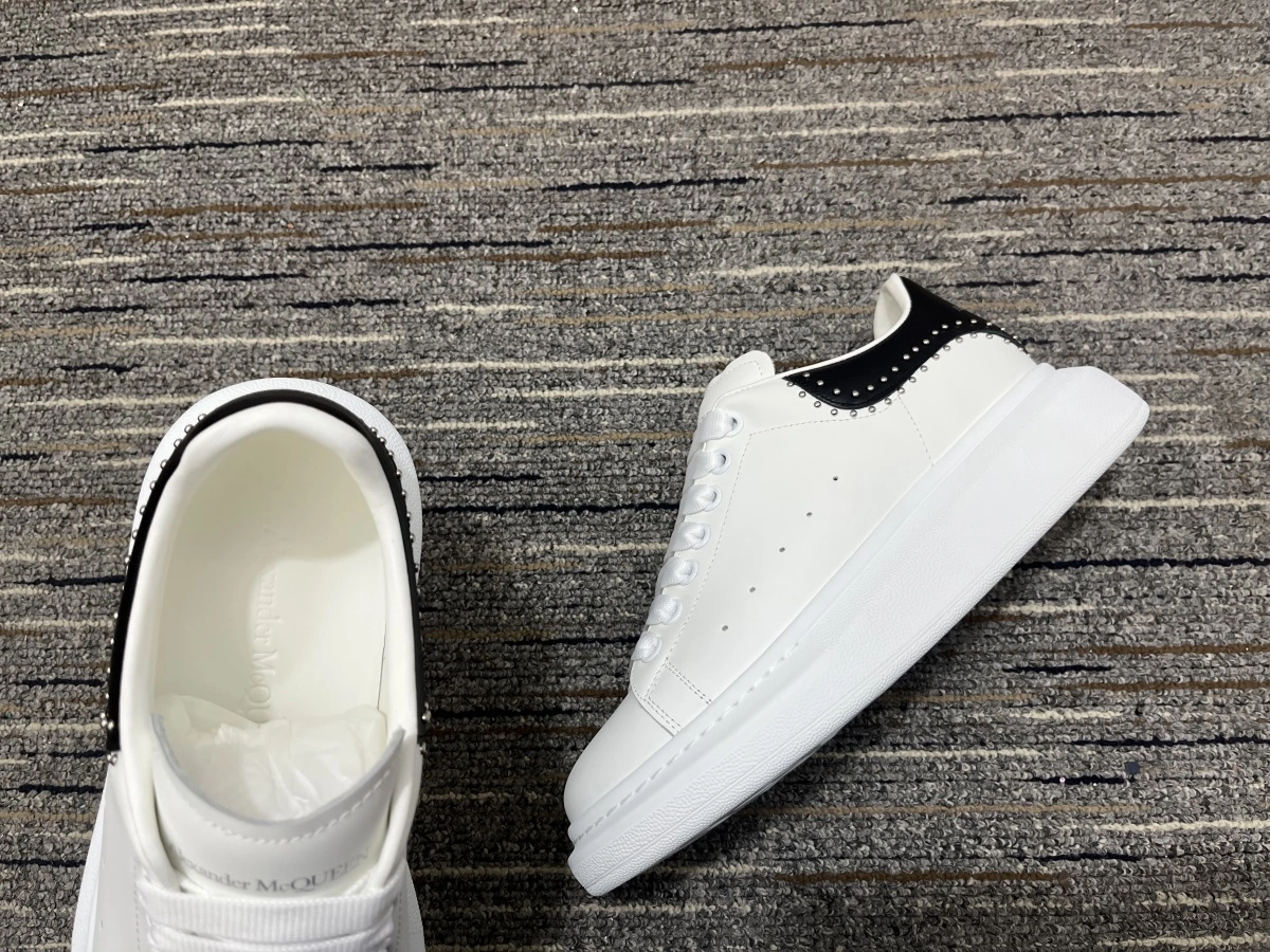UrbanChic A*Lexander M*Cqueen Oversized Sneaker CL20221230- 3094