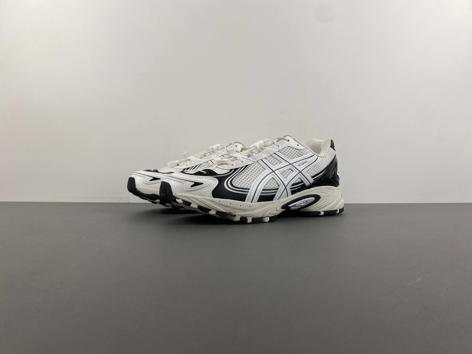 Flexible ASICS Gel-Kahana TR V4 Black White 1203A497- 2540
