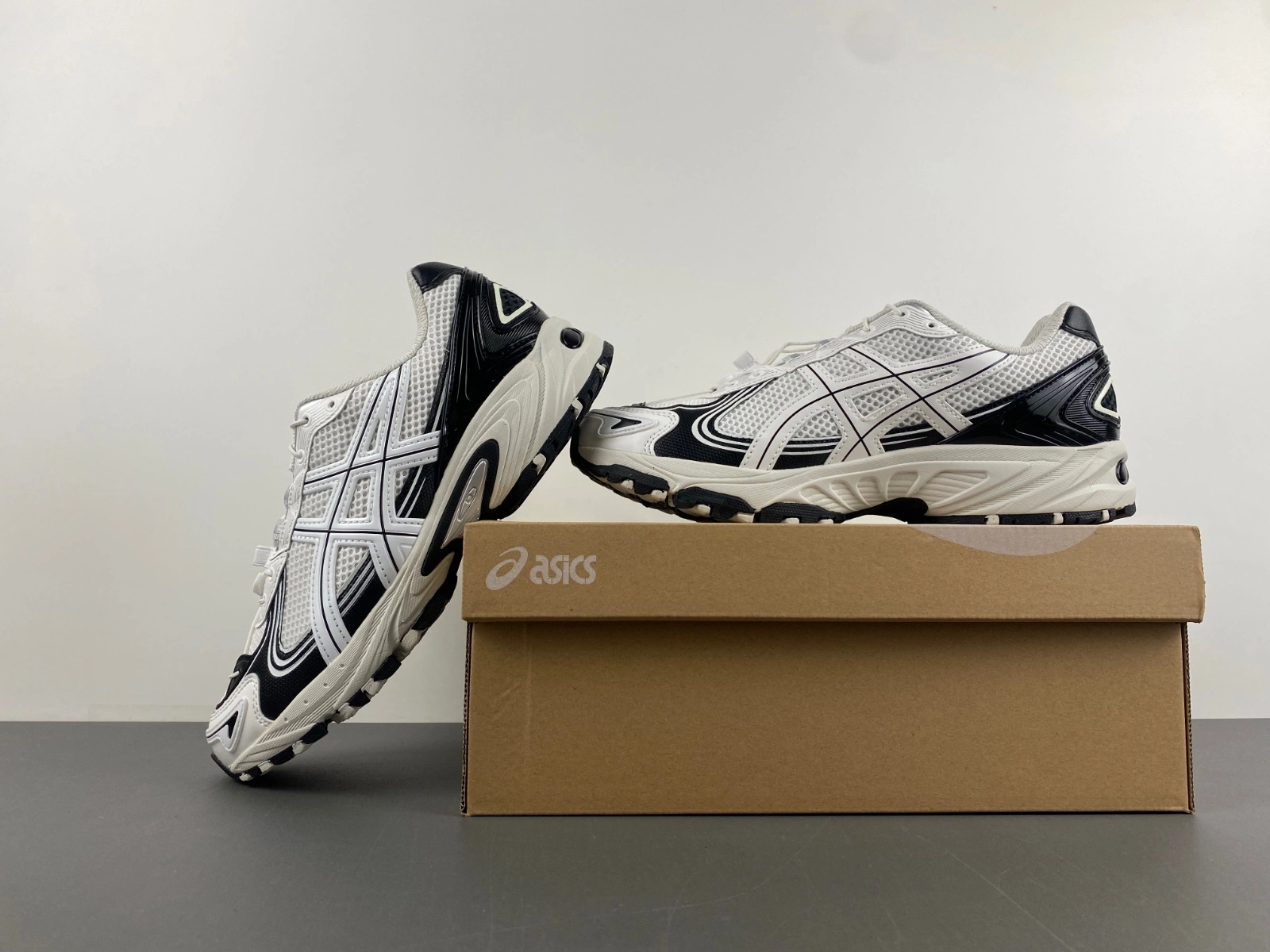 Flexible ASICS Gel-Kahana TR V4 Black White 1203A497- 2540