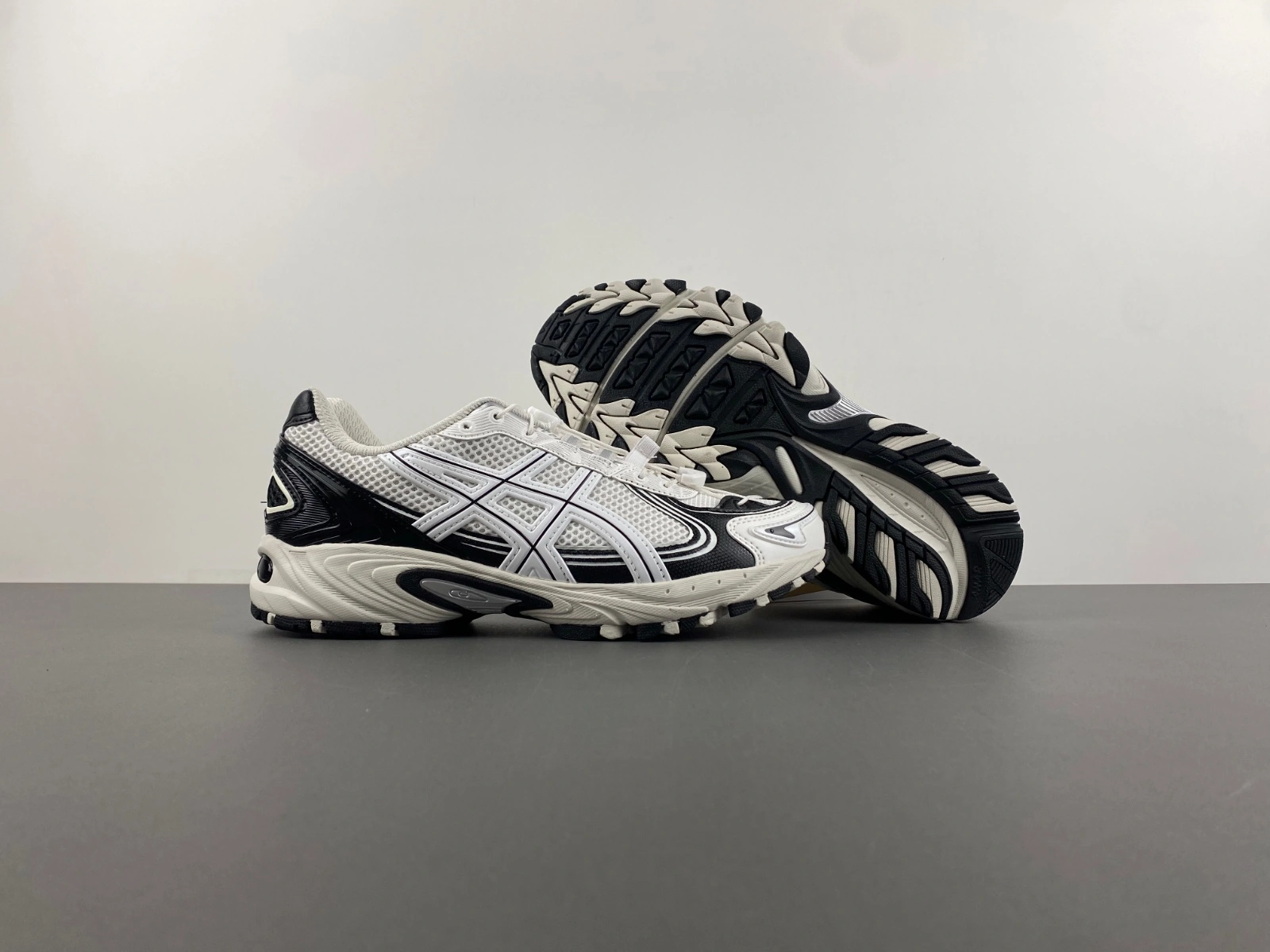 Flexible ASICS Gel-Kahana TR V4 Black White 1203A497- 2540