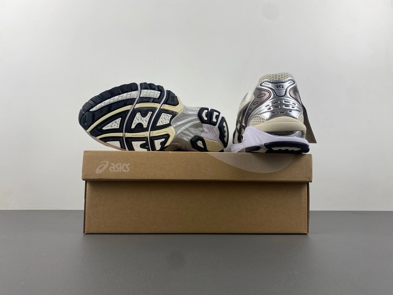 Versatile ASICS Gel-Kayano 14 Cream Black Metallic Plum 1201A019- 2556