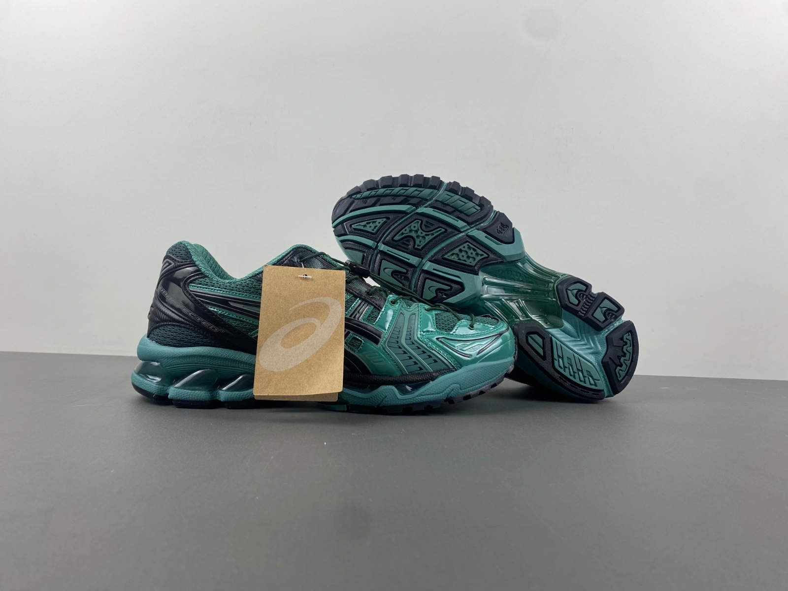 ComfortFit ASICS Gel-Kayano 14 Unaffected Infinite Wonders Pack Green 1201A922- 2548