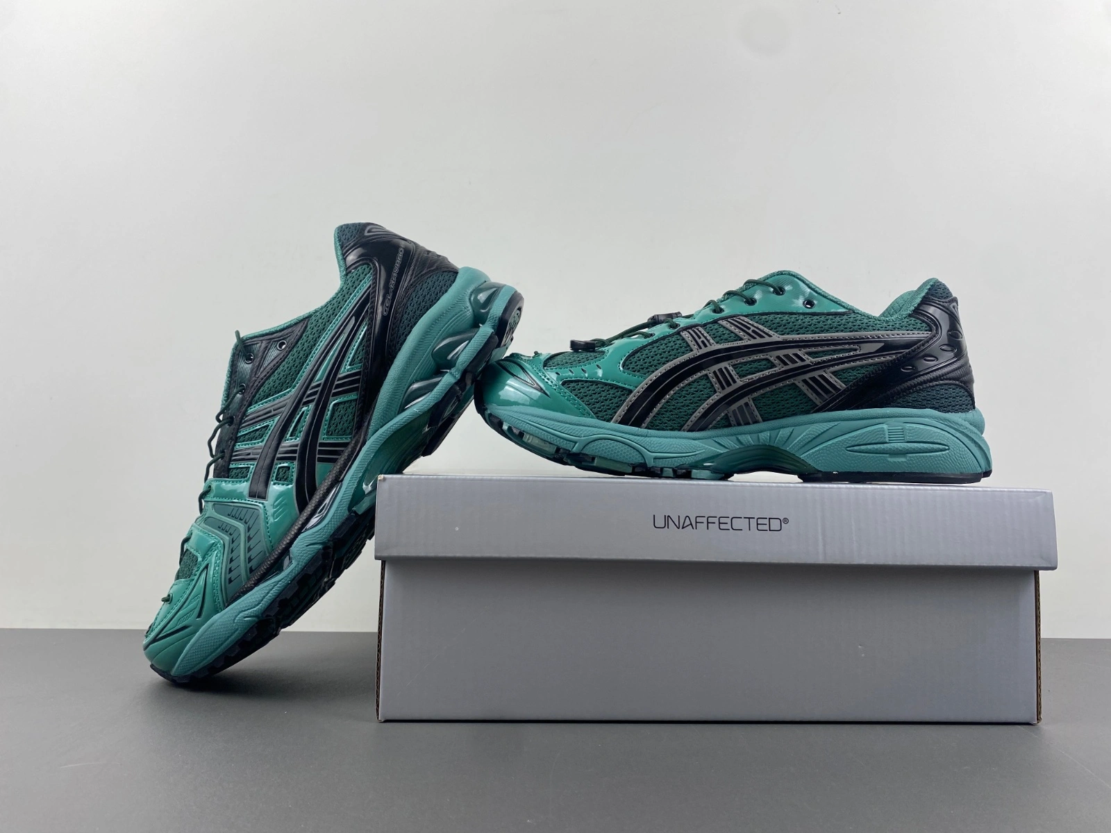 ComfortFit ASICS Gel-Kayano 14 Unaffected Infinite Wonders Pack Green 1201A922- 2548