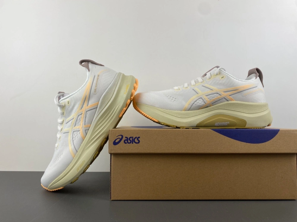 ASICS Gel-Kayano 32 White Orange Glow 1011C052- Thermal 2521