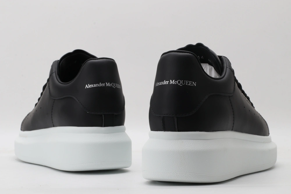 Trendy A*exander M*queen Sneaker 3280
