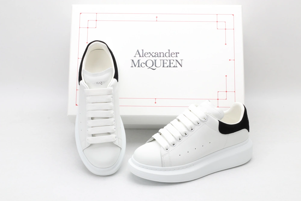 GoAnywhere A*exander M*queen Sneaker 3283
