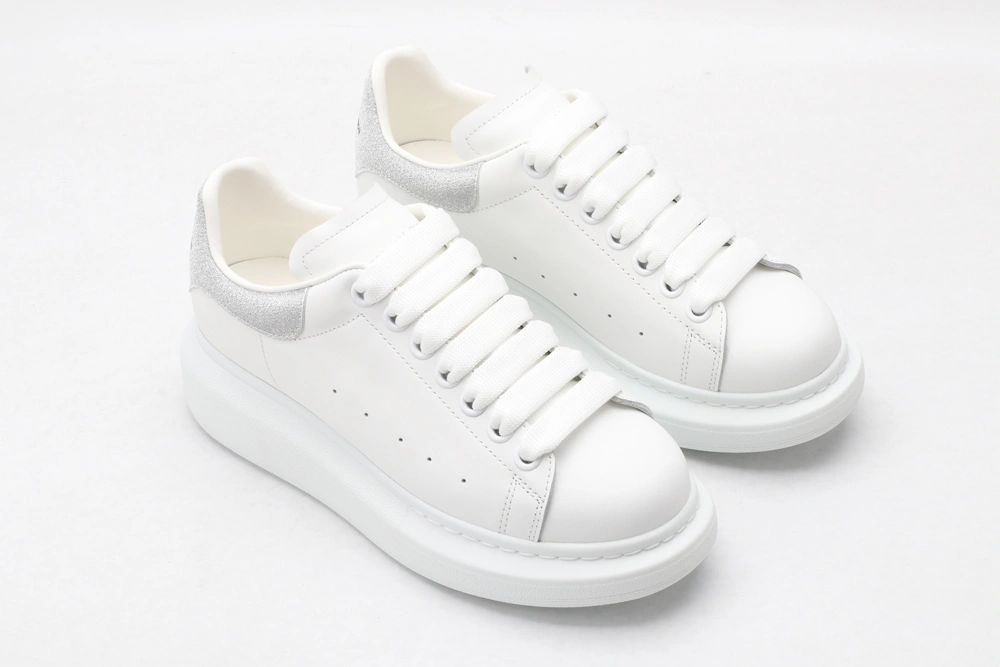 A*exander M*queen Sneaker SmoothTexture 3304
