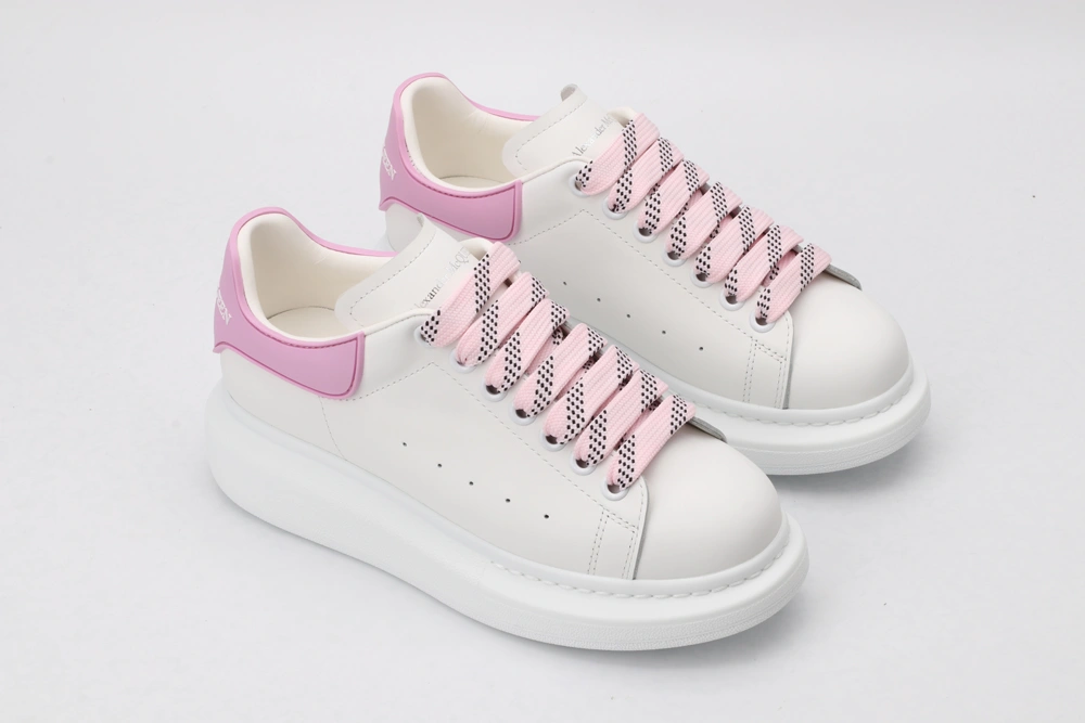 Cozy A*exander M*queen Sneaker 3352