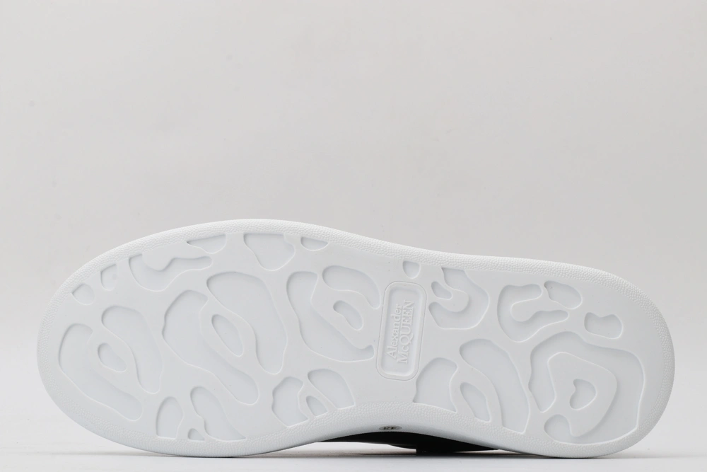 A*exander M*queen Sneaker DailyWear 3242