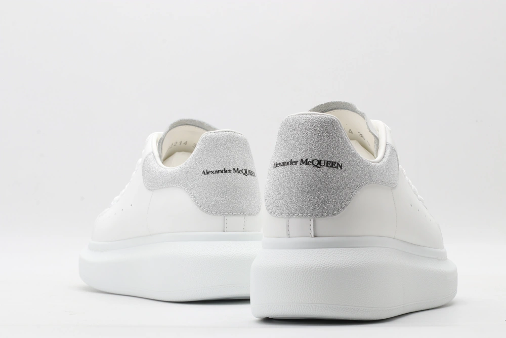A*exander M*queen Sneaker SmoothTexture 3304