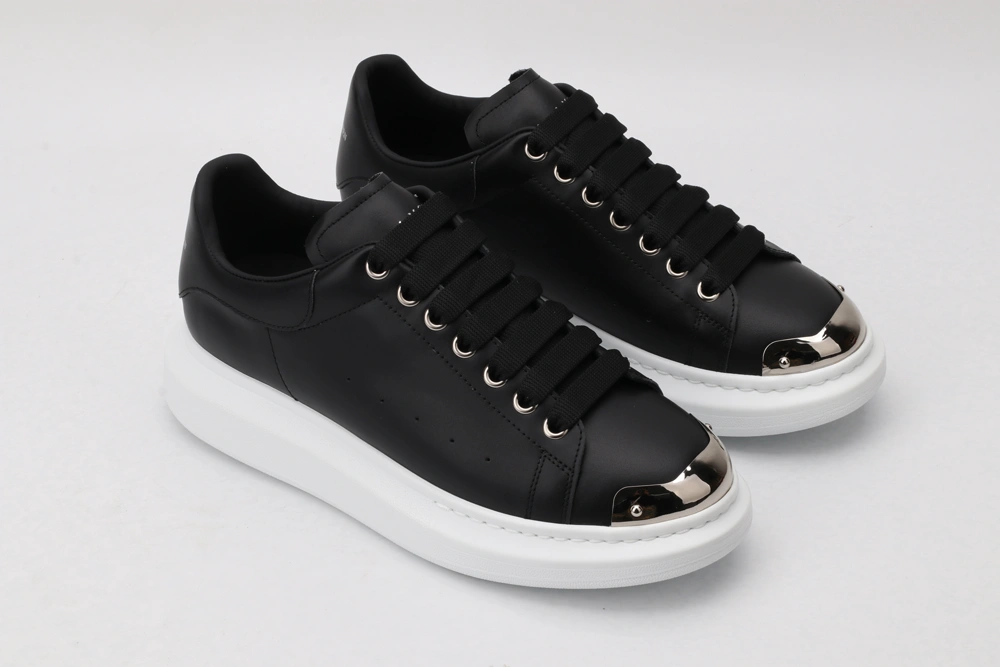 A*exander M*queen Sneaker DailyWear 3242