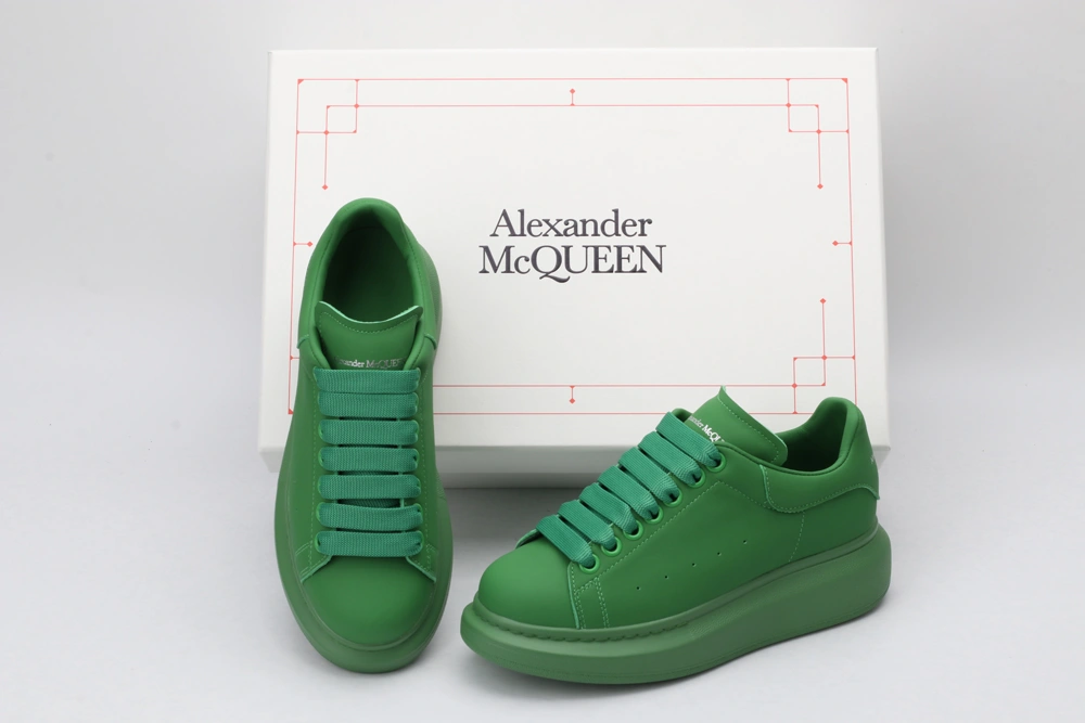 A*exander M*queen Sneaker Timeless 3358