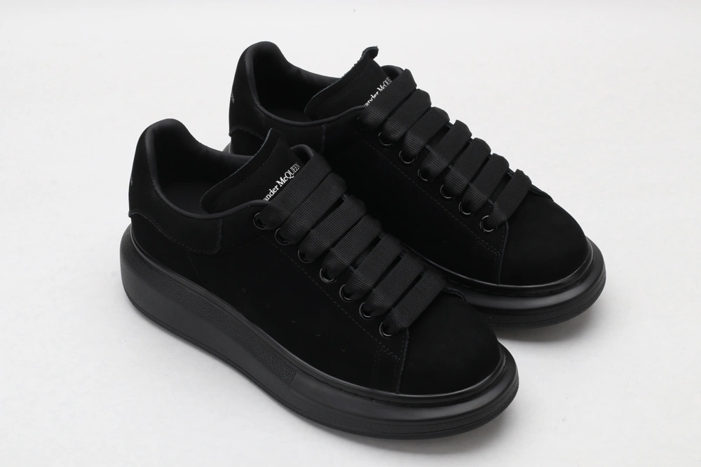 Comfortable A*exander M*queen Sneaker 3287
