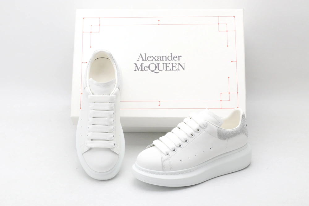 A*exander M*queen Sneaker SmoothTexture 3304