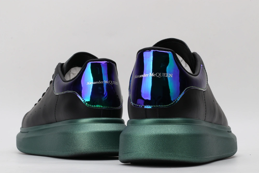 FlexibleFit A*exander M*queen Sneaker 3359
