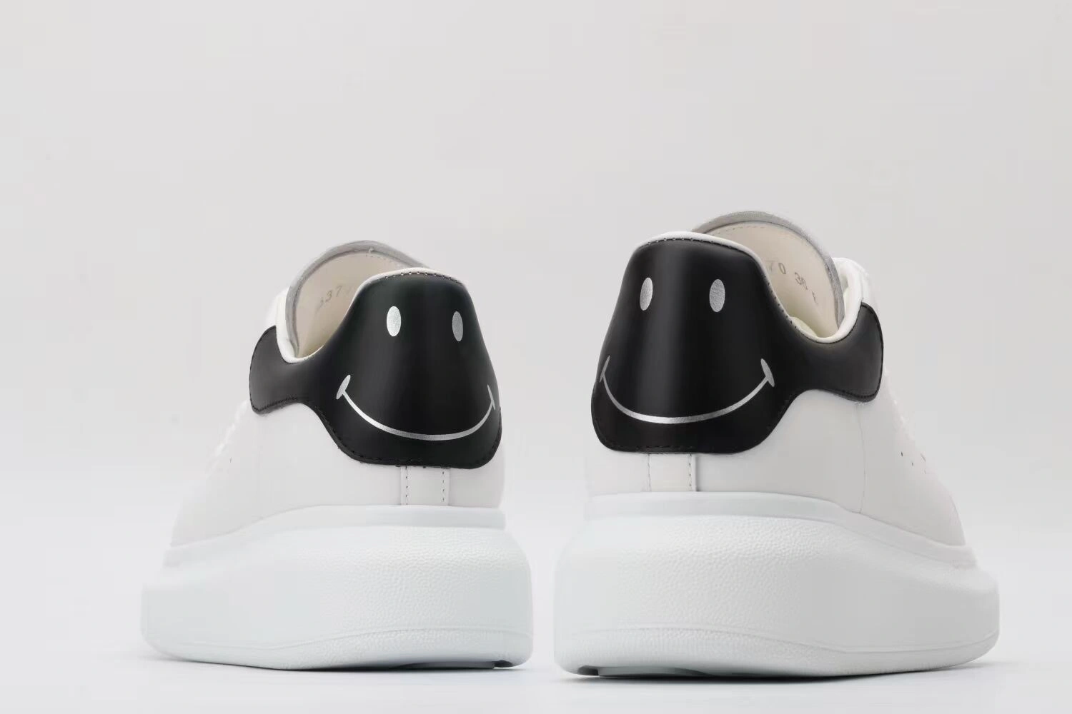 A*exander M*queen Sneaker Bold 3211