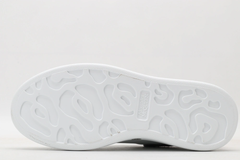 Durable A*exander M*queen Sneaker 3282
