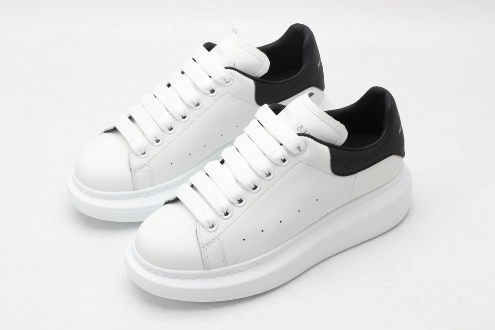 Tailored A*exander M*queen Sneaker 3289