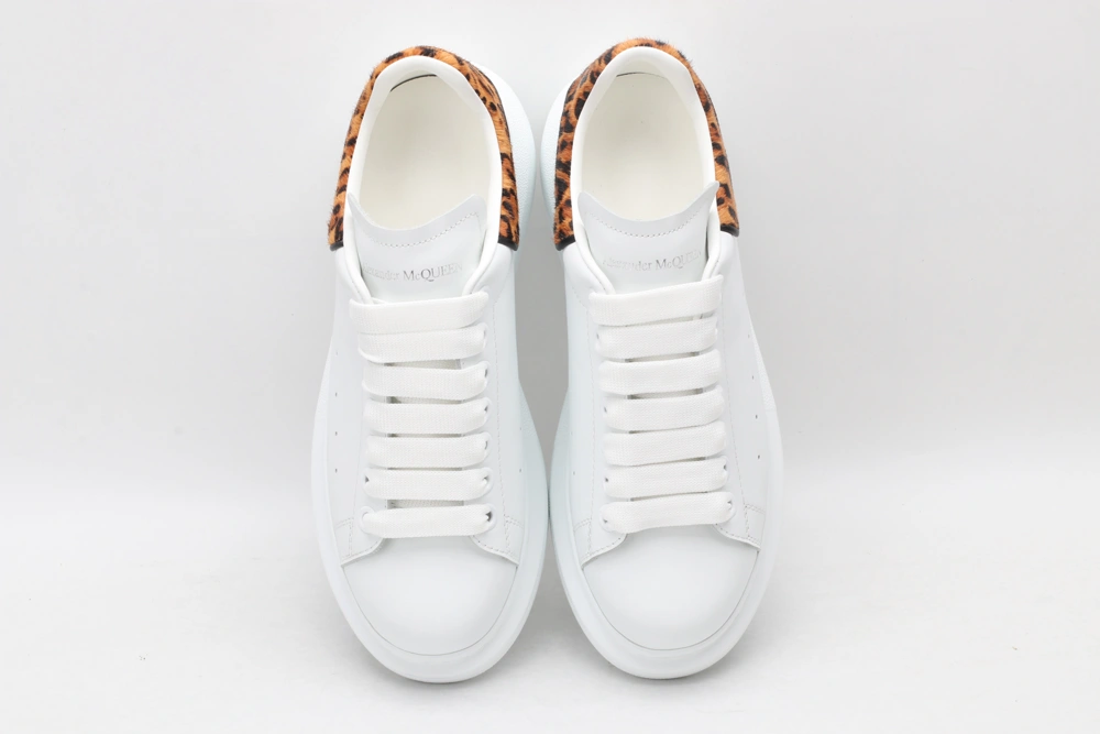 Durable A*exander M*queen Sneaker 3282