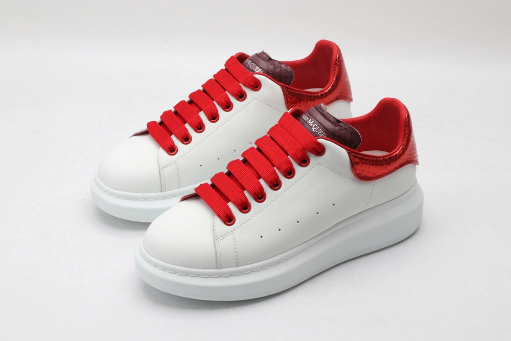 Comfortable A*exander M*queen Sneaker 3301