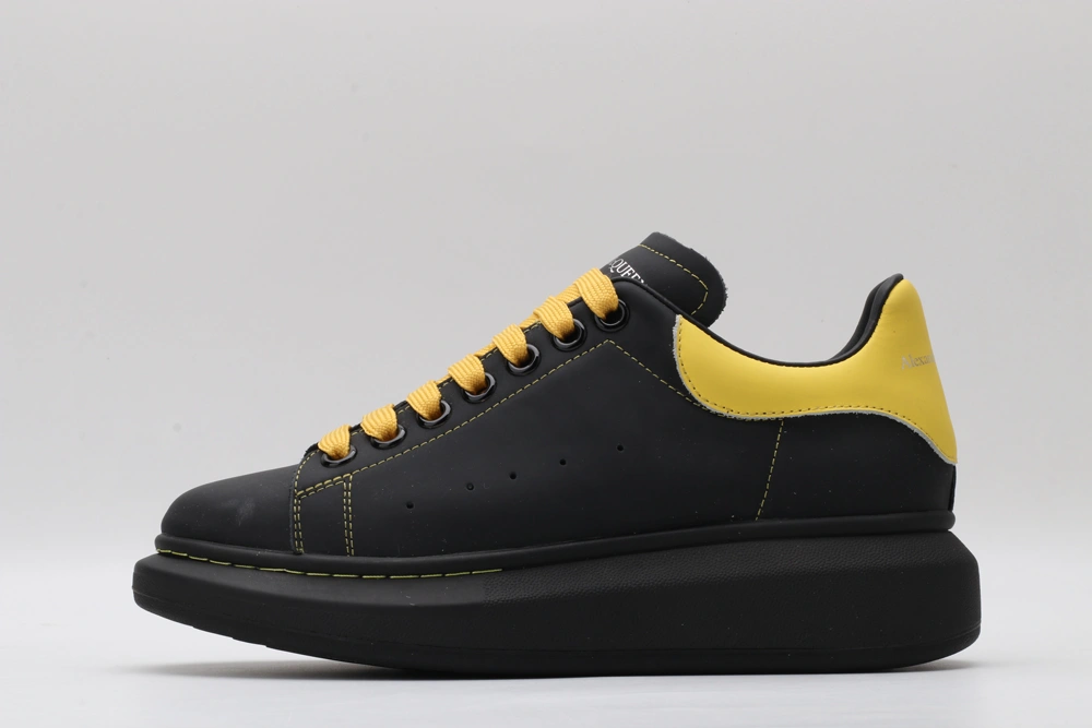 A*exander M*queen Sneaker ModernLook 3253