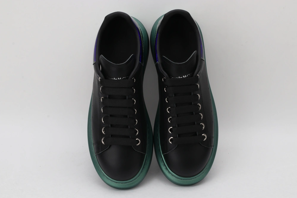 FlexibleFit A*exander M*queen Sneaker 3359