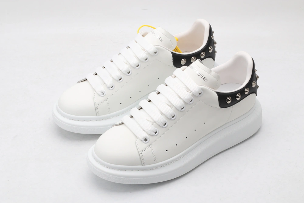 TechFriendly A*exander M*queen Sneaker 3262