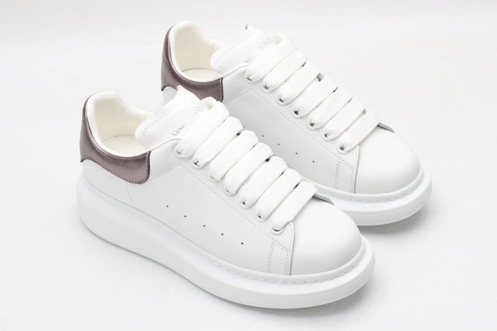 Unique A*exander M*queen Sneaker 3299