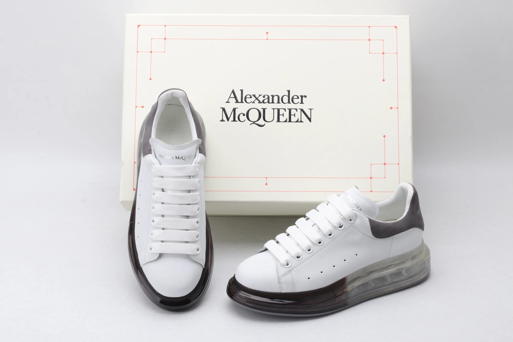 Tailored A*exander M*queen Sneaker 3238