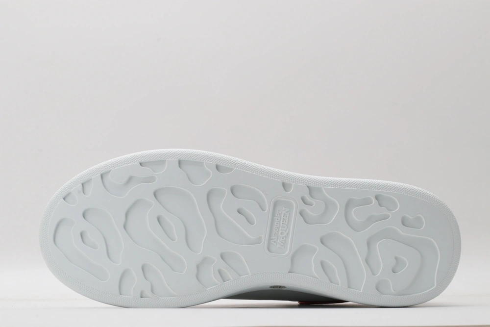 Comfortable A*exander M*queen Sneaker 3301