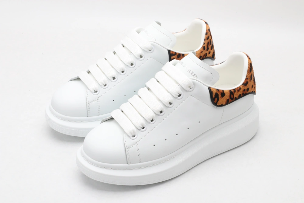 Durable A*exander M*queen Sneaker 3282