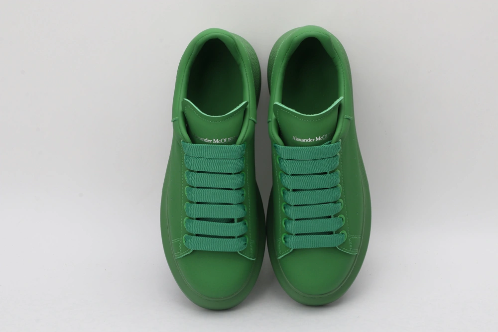 A*exander M*queen Sneaker Timeless 3358