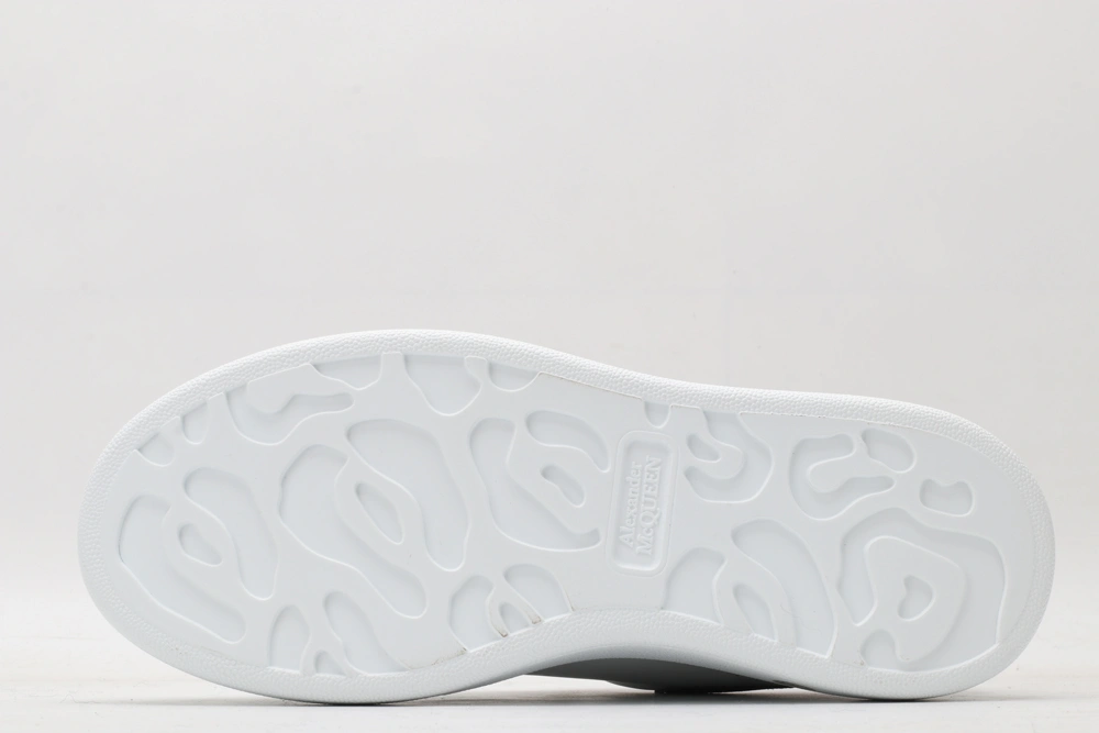 Tailored A*exander M*queen Sneaker 3289