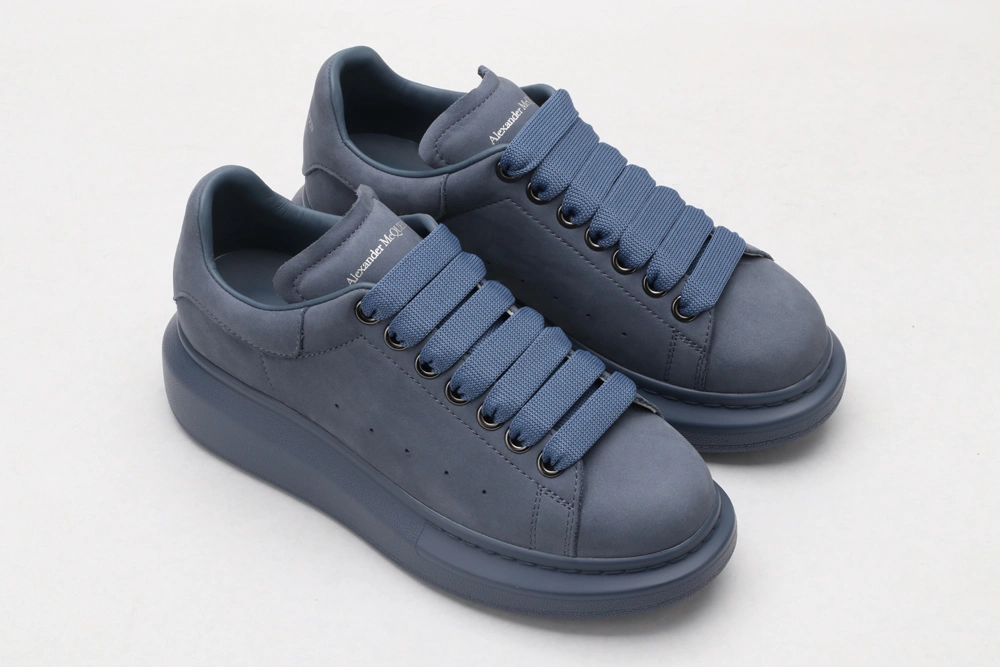 Vibrant A*exander M*queen Sneaker 3232