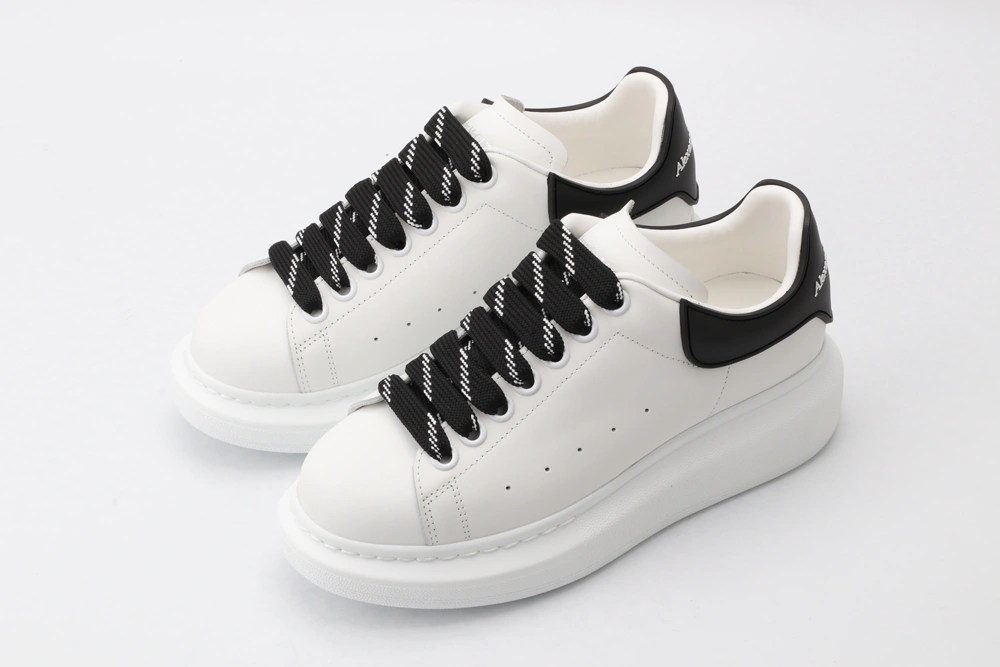 ZipUp A*exander M*queen Sneaker 3346