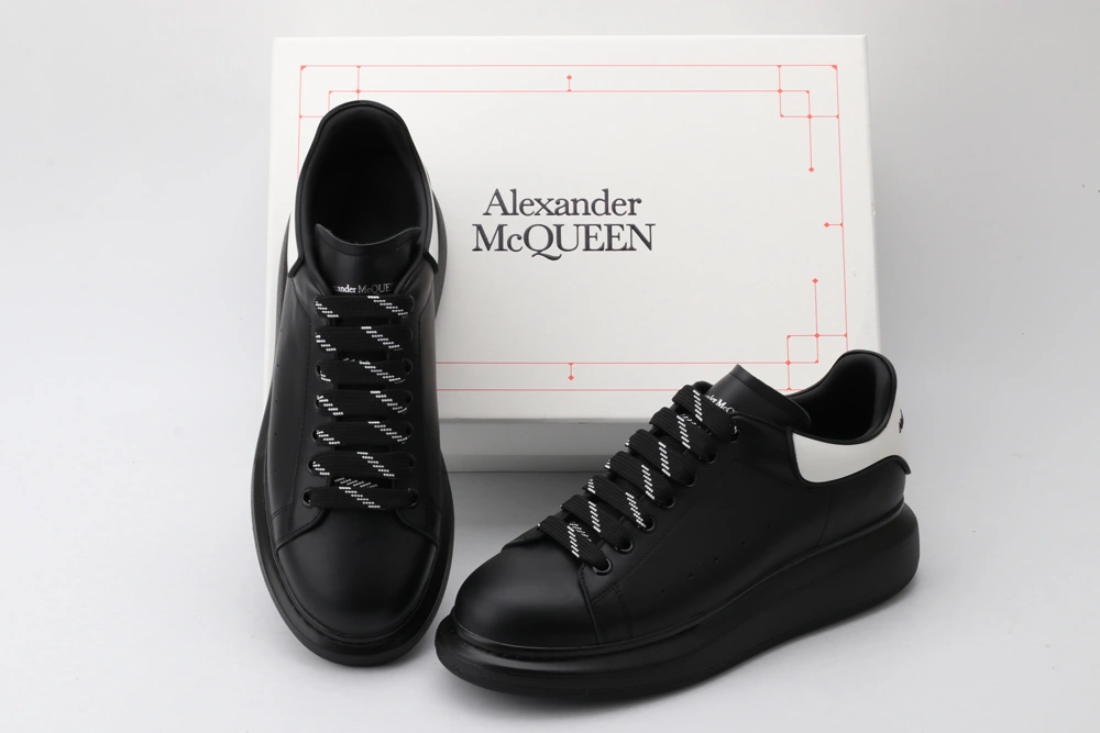 Comfortable A*exander M*queen Sneaker 3199