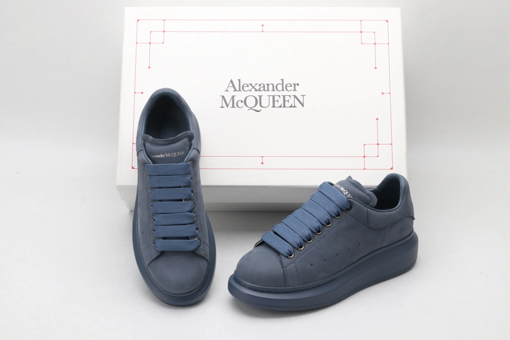 Vibrant A*exander M*queen Sneaker 3232