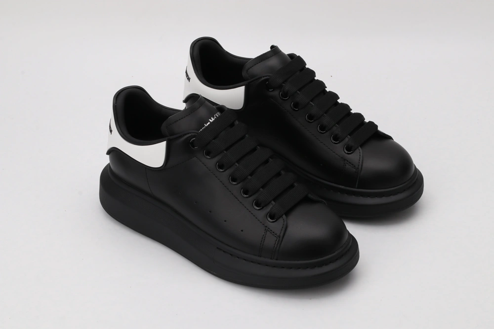 HighPerformance A*exander M*queen Sneaker 3355