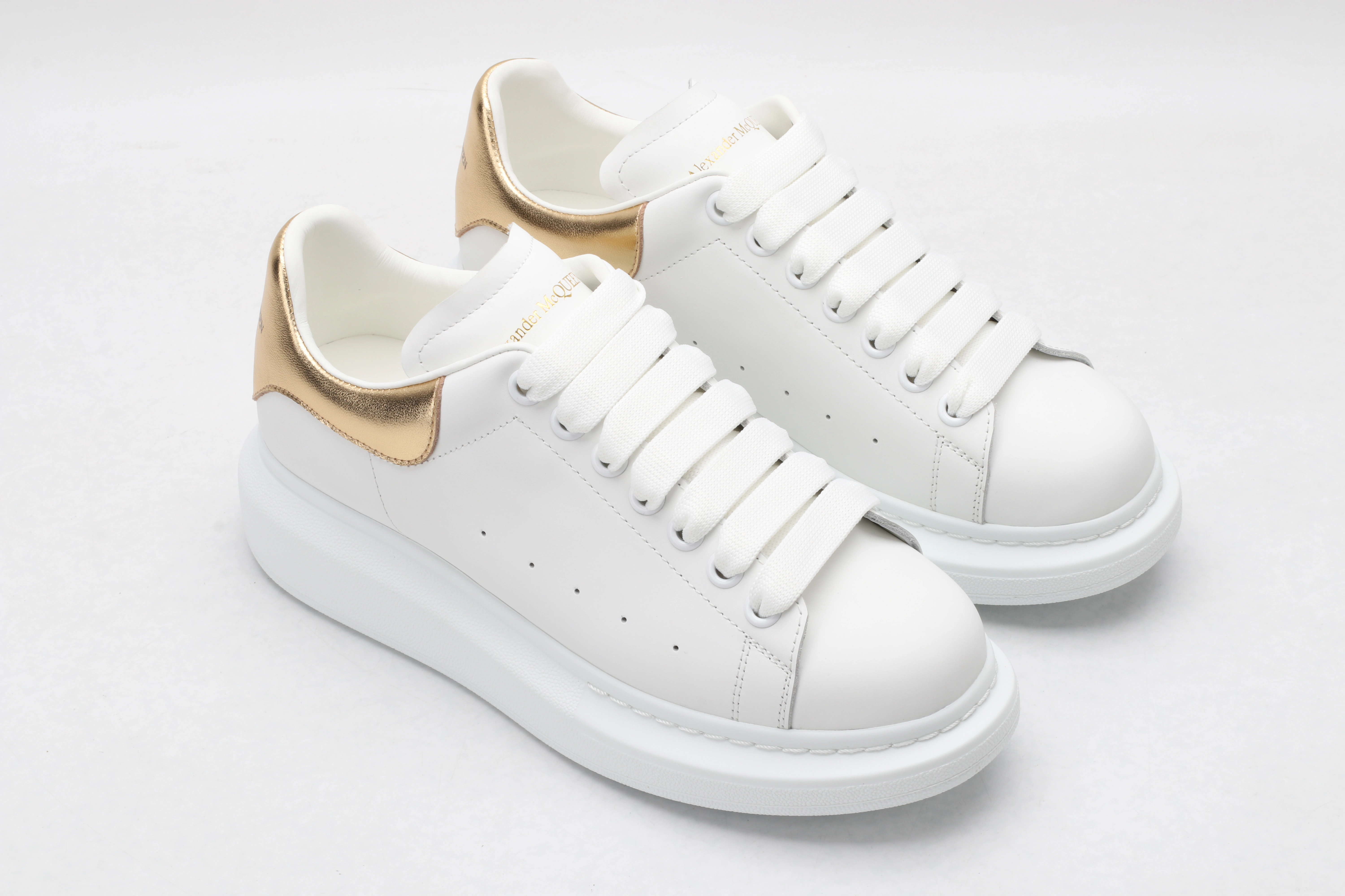 Trendy A*exander M*queen Sneaker 3311