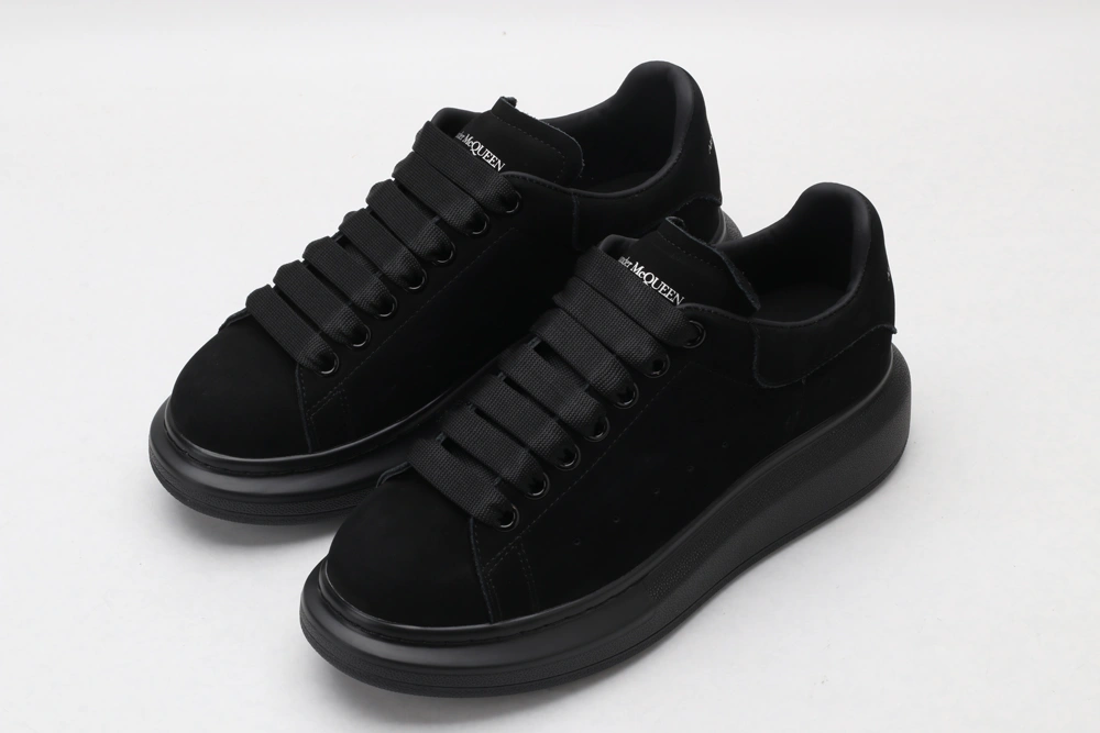 Comfortable A*exander M*queen Sneaker 3287