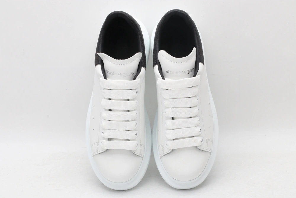 Tailored A*exander M*queen Sneaker 3289