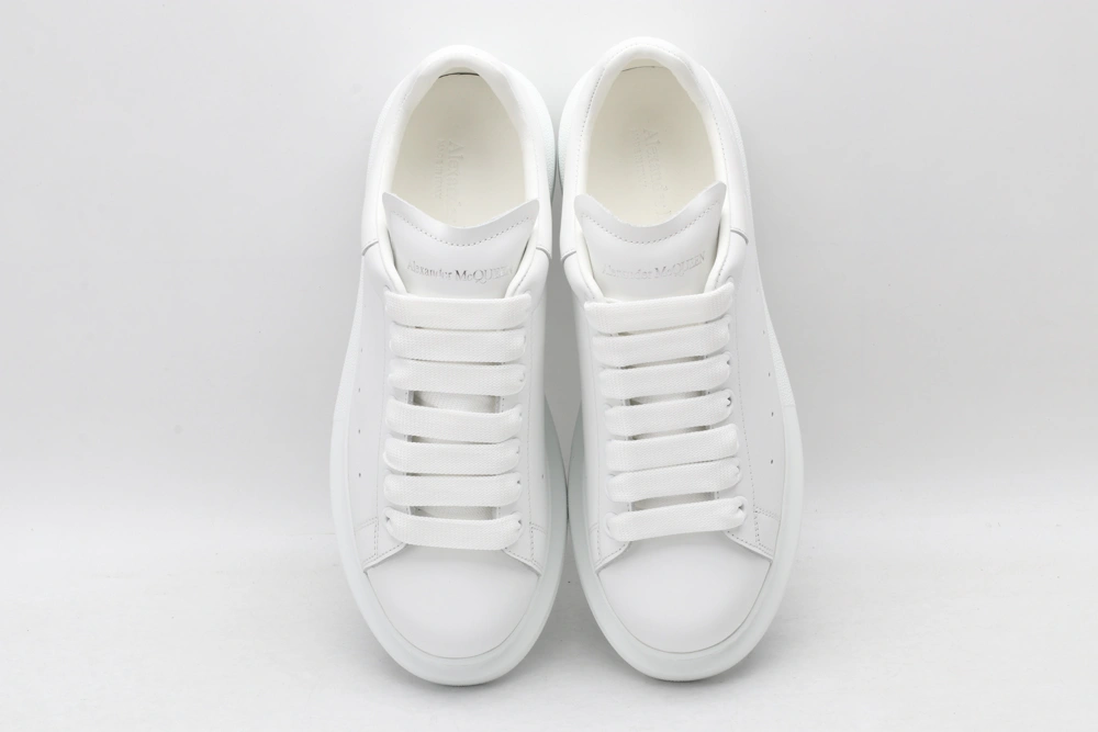 A*exander M*queen Sneaker DailyWear 3327