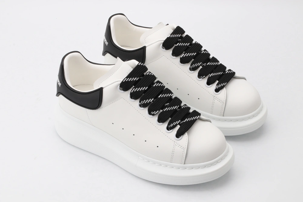 ZipUp A*exander M*queen Sneaker 3346