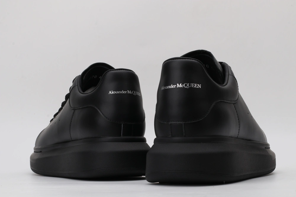 Lightweight A*exander M*queen Sneaker 3354