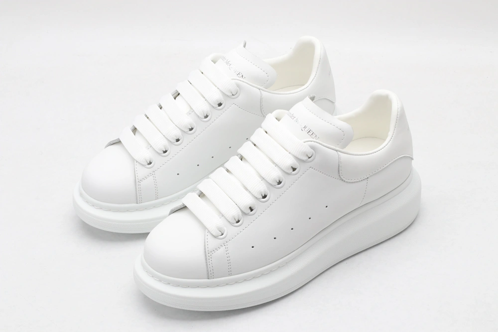 A*exander M*queen Sneaker DailyWear 3327