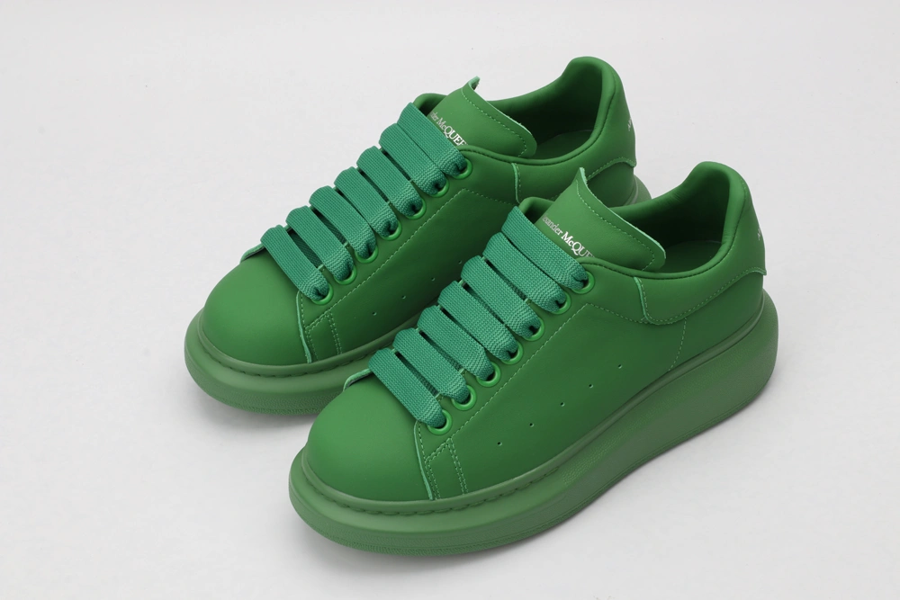 A*exander M*queen Sneaker Timeless 3358